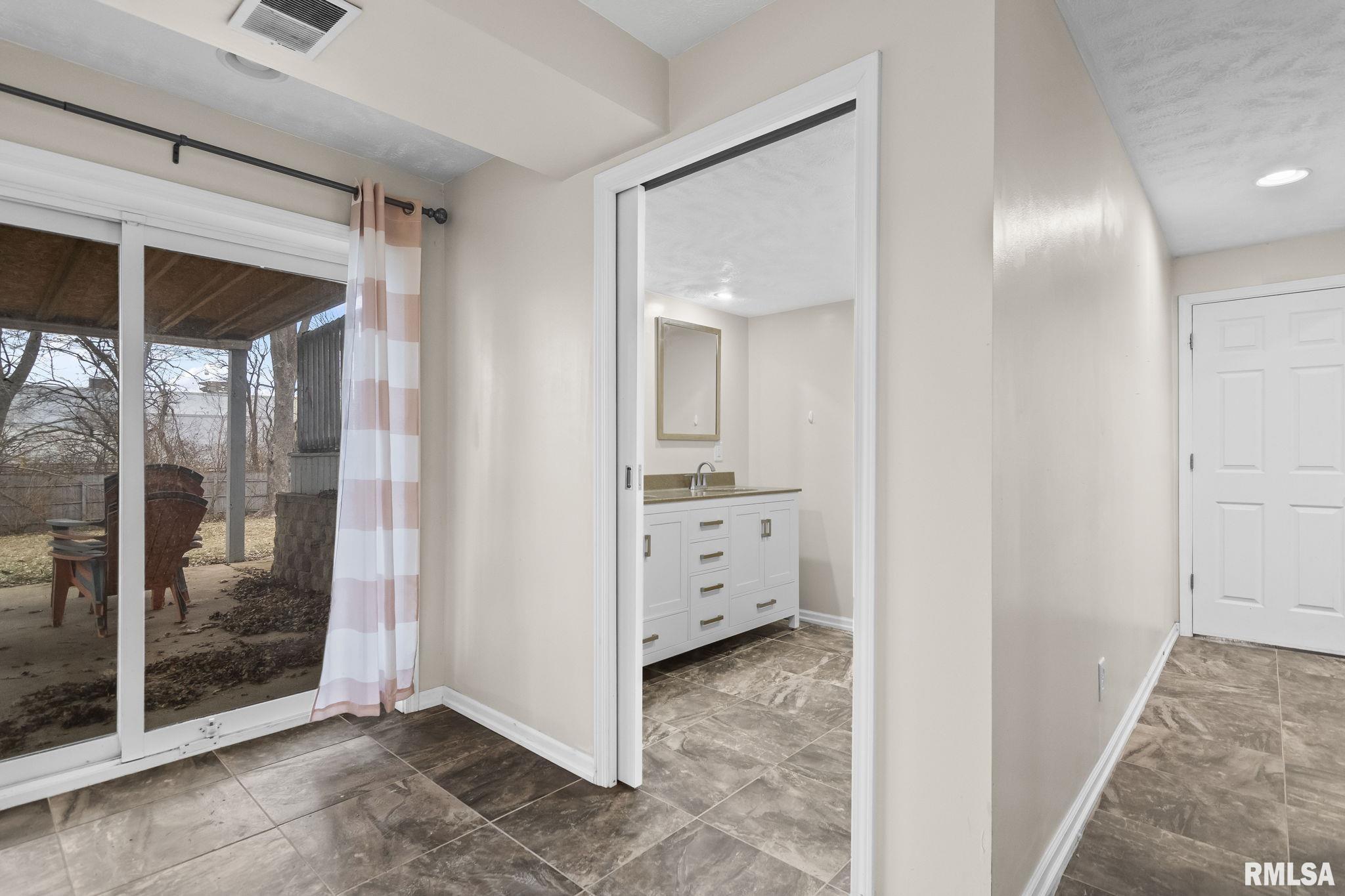 441 Armor Road Springfield, IL 62704 - Photo 28 of 37