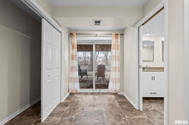 $215,000 | 441 Armor Road, Springfield, IL 62704