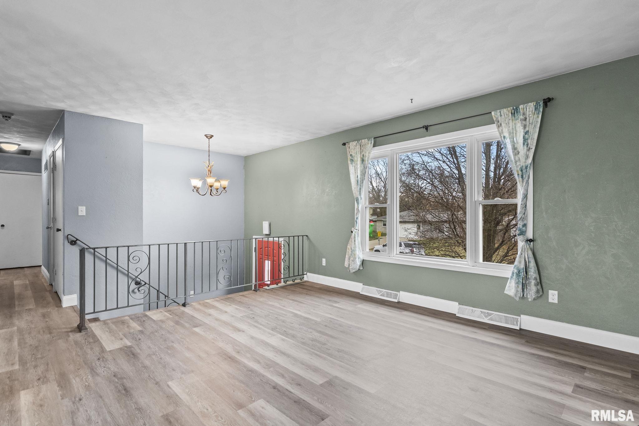 441 Armor Road Springfield, IL 62704 - Photo 5 of 37