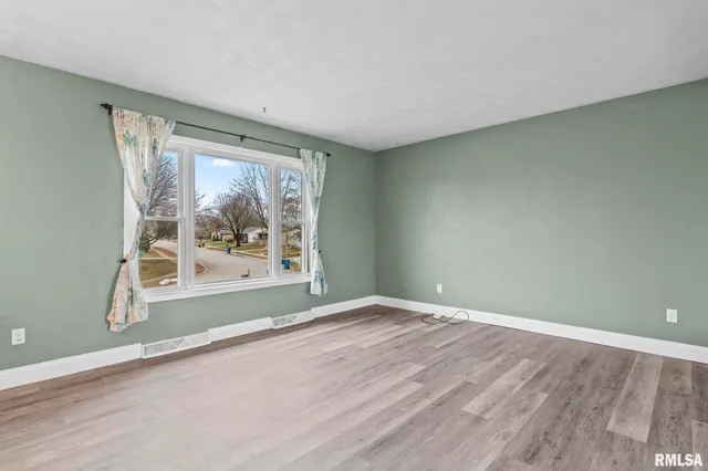 $215,000 | 441 Armor Road, Springfield, IL 62704