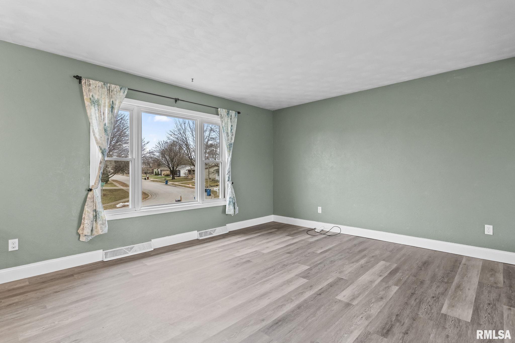 441 Armor Road Springfield, IL 62704 - Photo 6 of 37