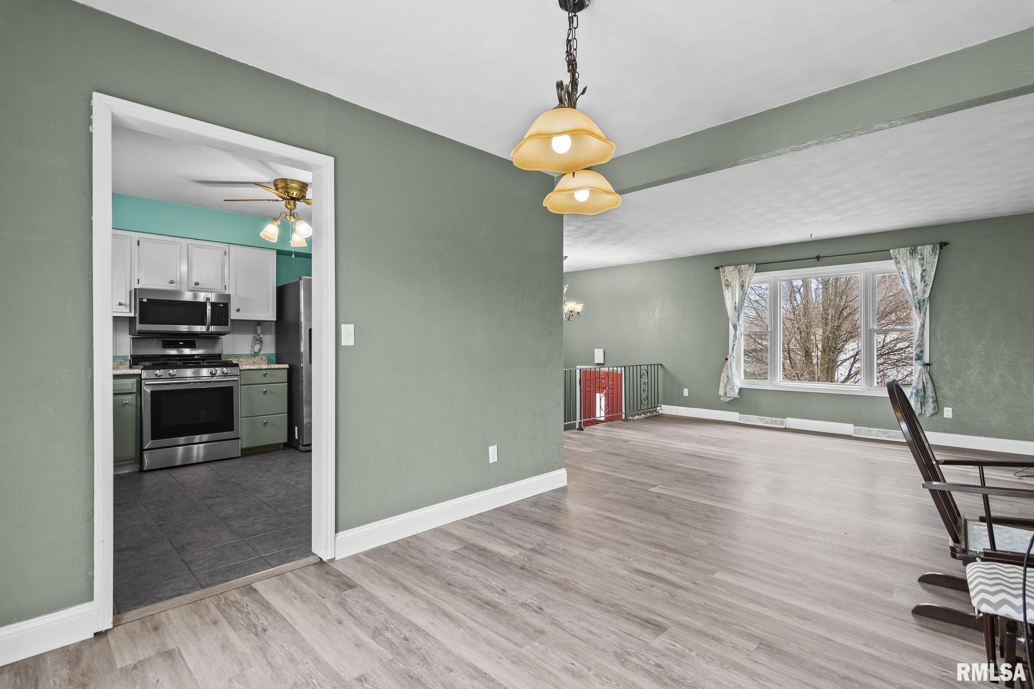 441 Armor Road Springfield, IL 62704 - Photo 9 of 37