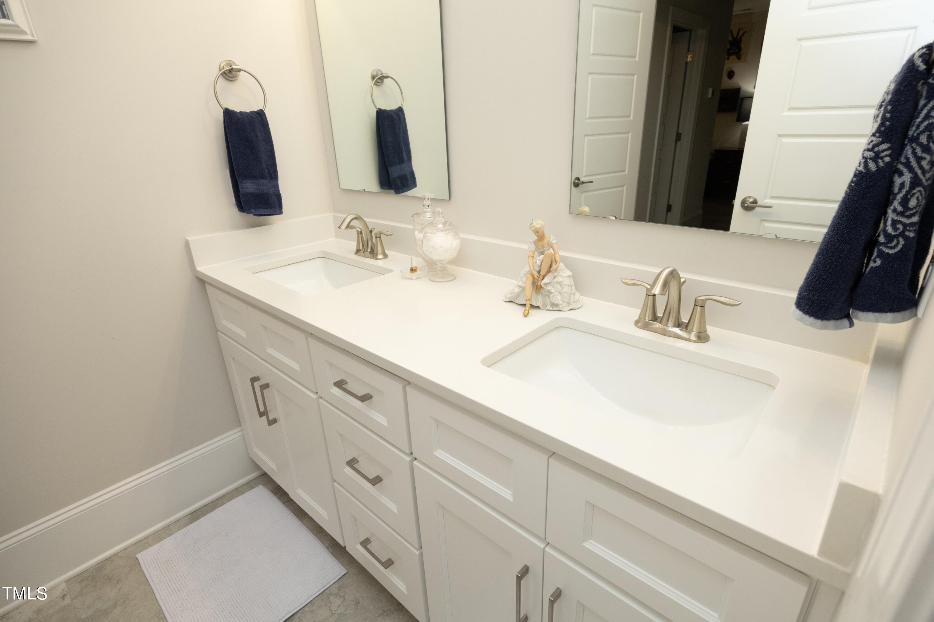 4917 Trek Lane Raleigh, NC 27606 - Photo 26 of 34 30DualSinks