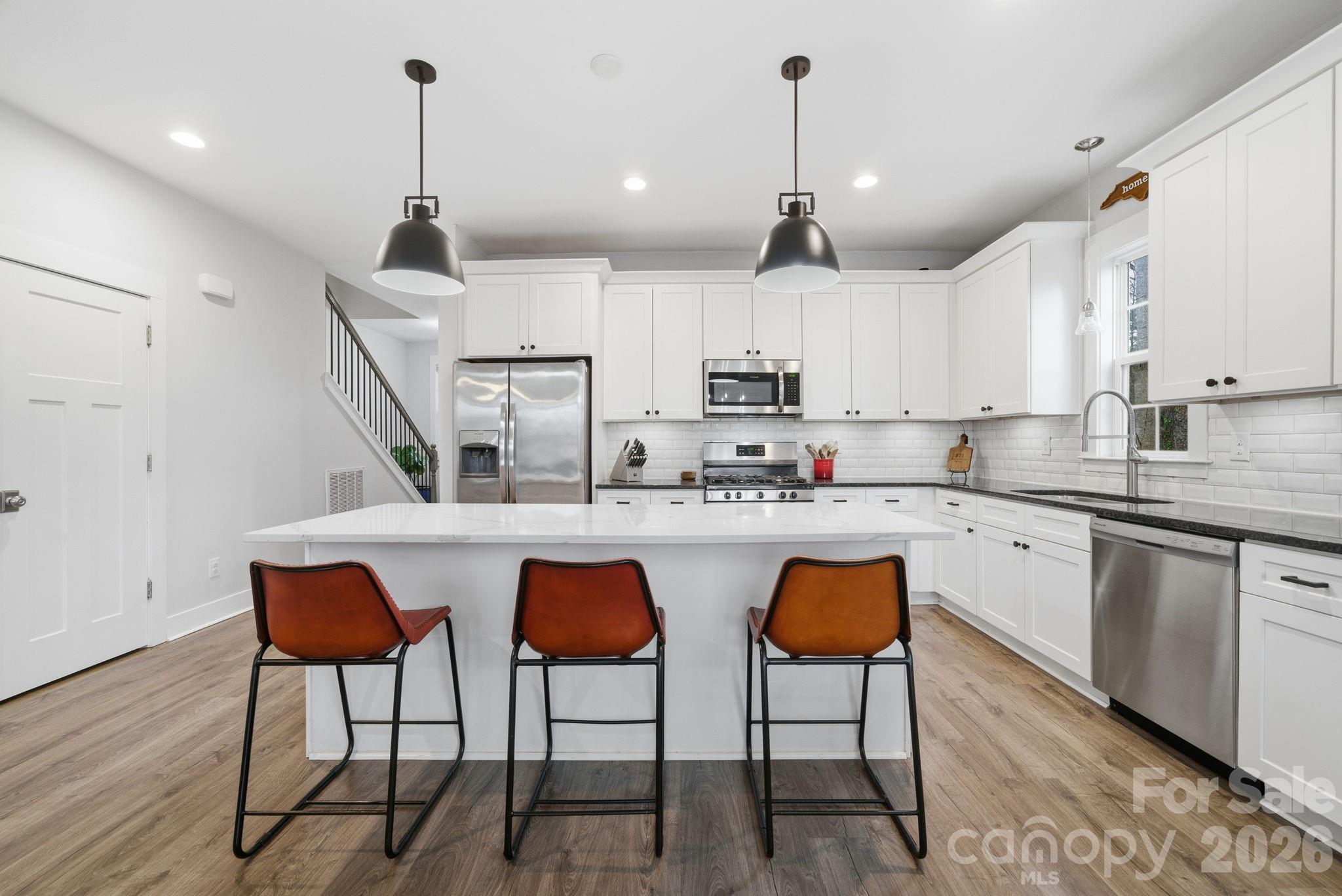 321 Fielding Road Charlotte, NC 28214 - Photo 3 of 42 Gallery Image 3