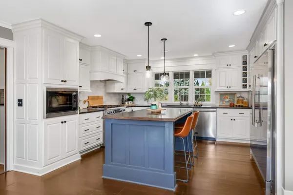 $1,395,000 | 11165 66th Street, Waconia, MN 55387