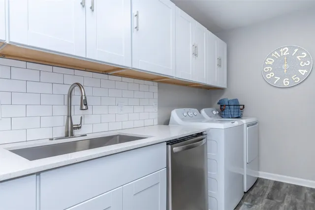 a close view of sink and tap