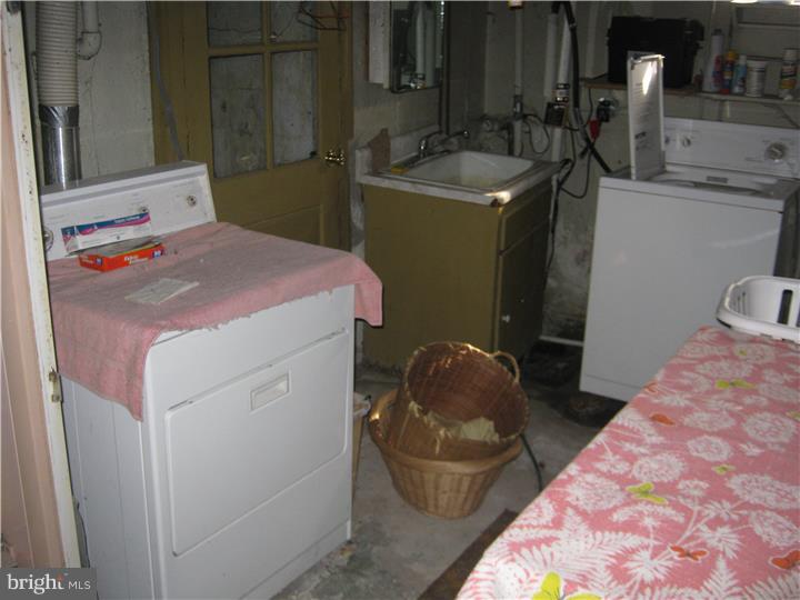 135 Middle Road Dublin, PA 18917 - Photo 18 of 22 Laundry Room