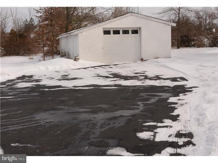 135 Middle Road Dublin, PA 18917 - Photo 21 of 22 Driveway