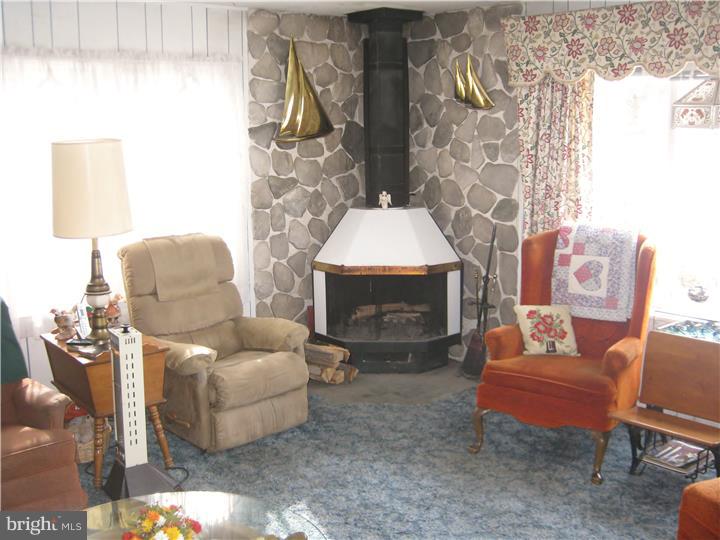 135 Middle Road Dublin, PA 18917 - Photo 4 of 22 Great Room