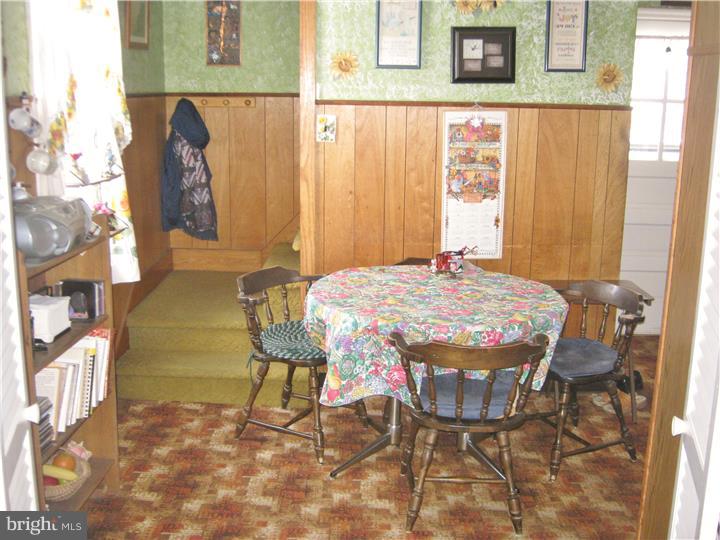 135 Middle Road Dublin, PA 18917 - Photo 6 of 22 Kitchen