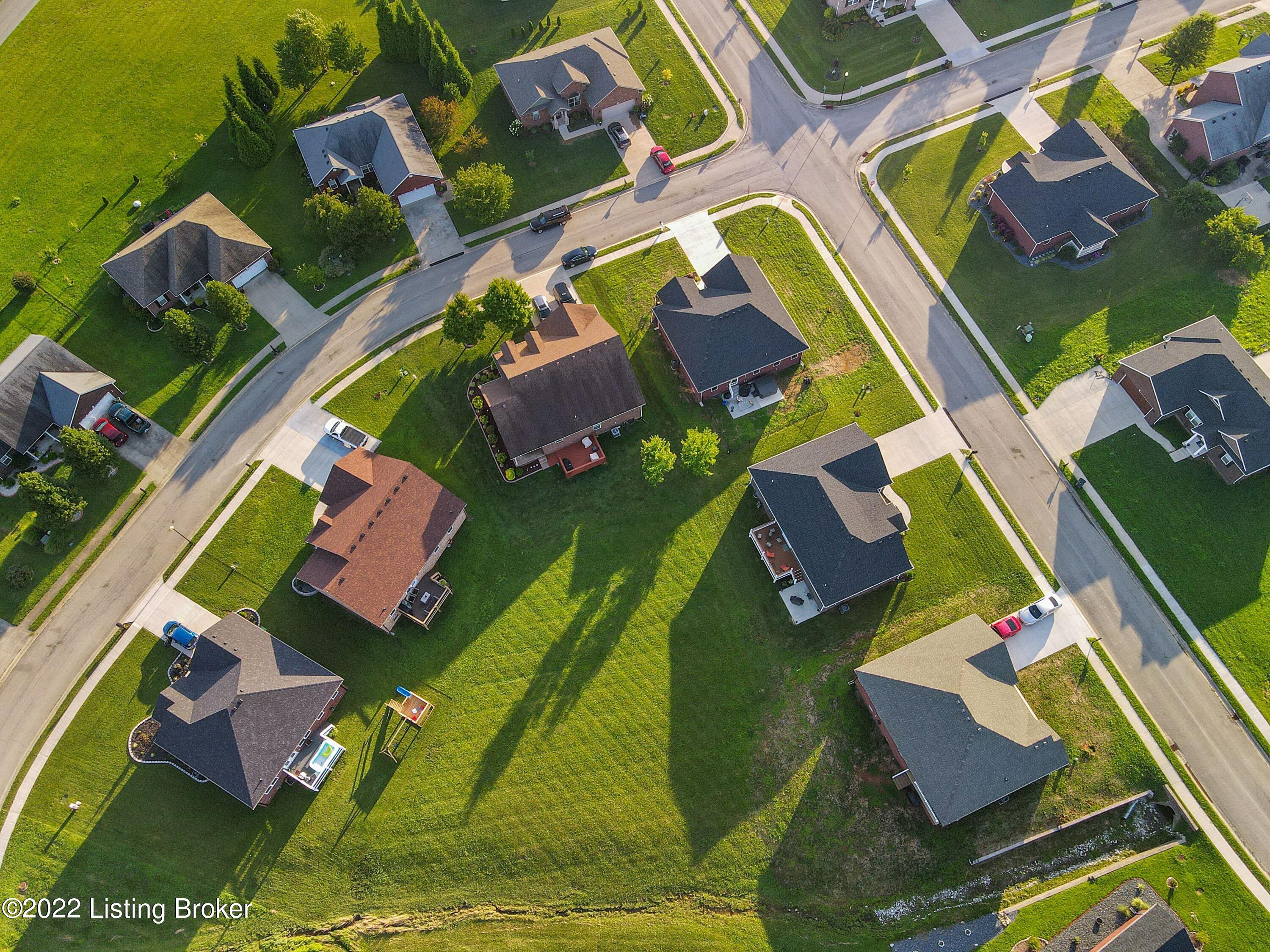 116 Ruth Lane Bardstown, KY 40004 - Photo 11 of 29 Photo_6685288_DJI_616_jpg_6834942_0_2022