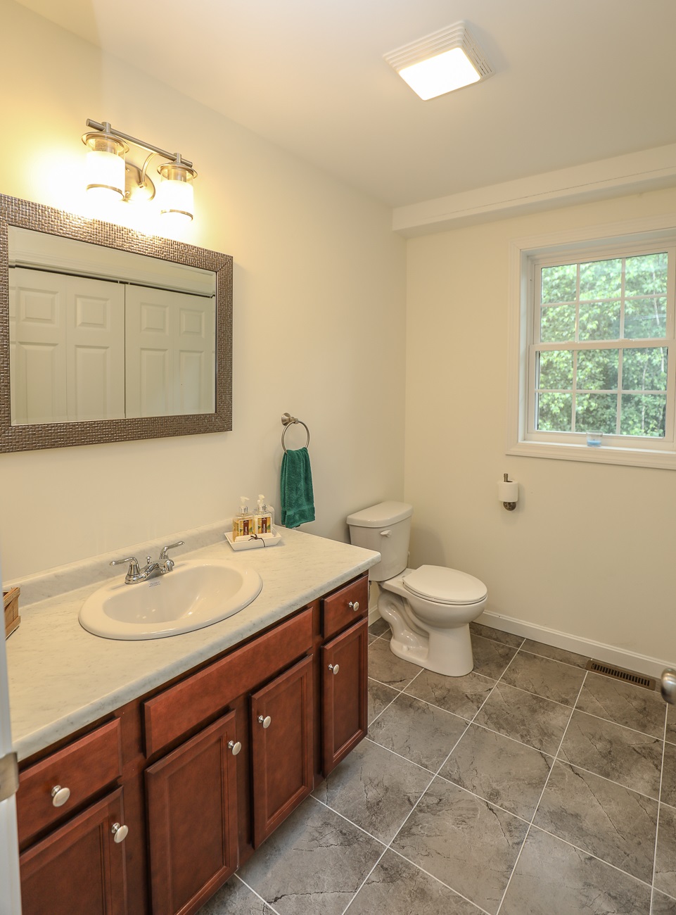 33 Rangeway Drive Rochester, NH 03868 - Photo 19 of 38