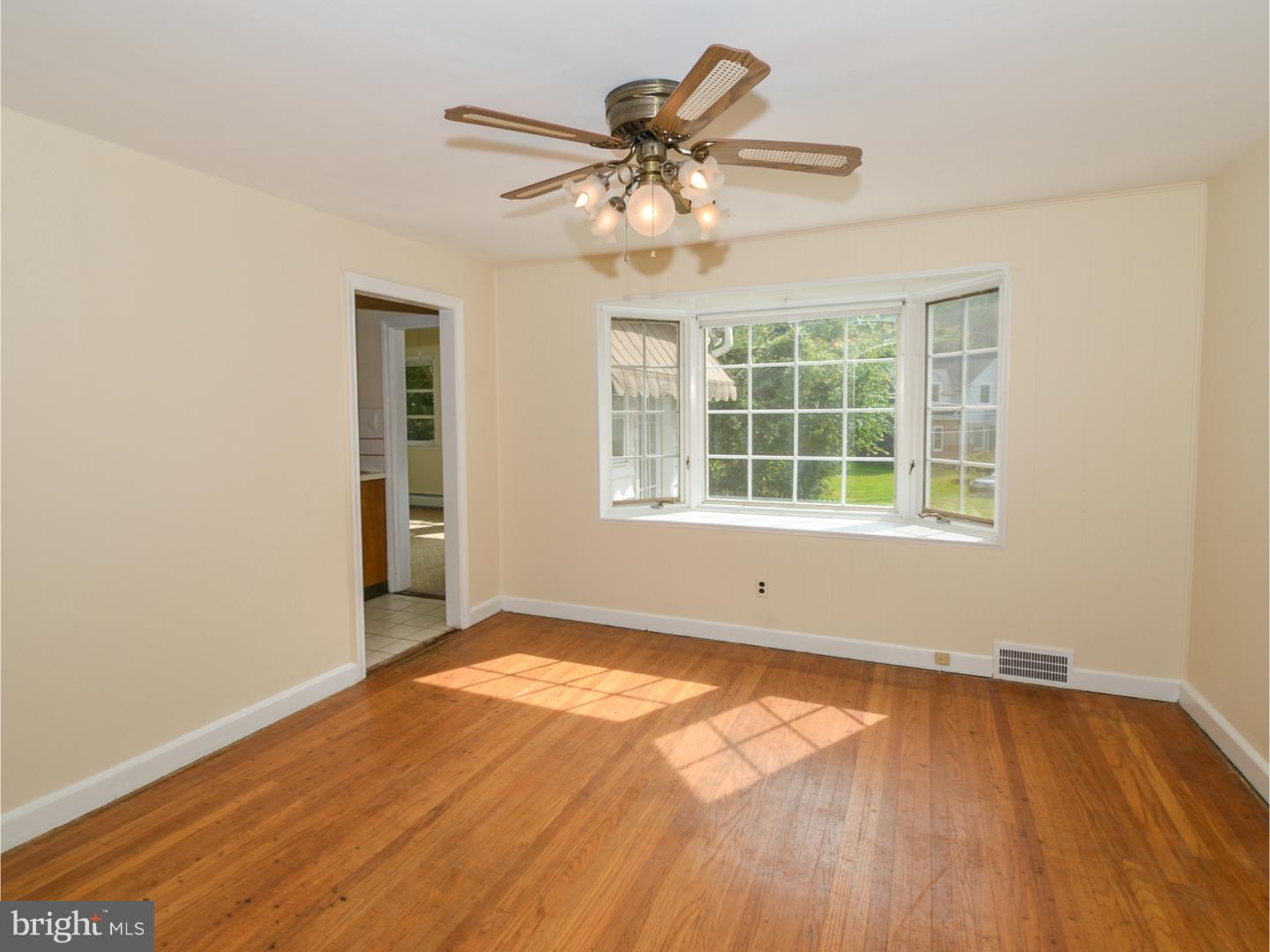 539 Beaver Road Glenside, PA 19038 - Photo 5 of 25 Gallery Image 5