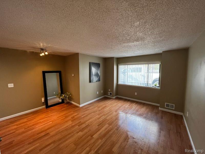 2639 Columbia Road, Unit 2 Berkley, MI 48072 - Photo 2 of 8