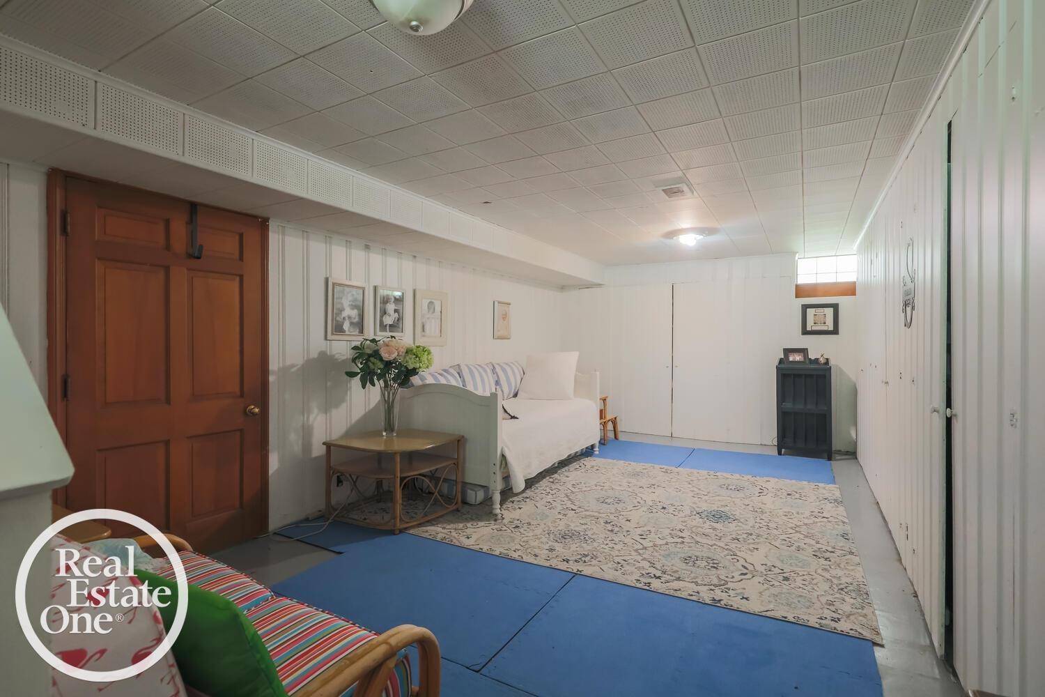 279 Merriweather Road Grosse Pointe Farms, MI 48236 - Photo 27 of 32
