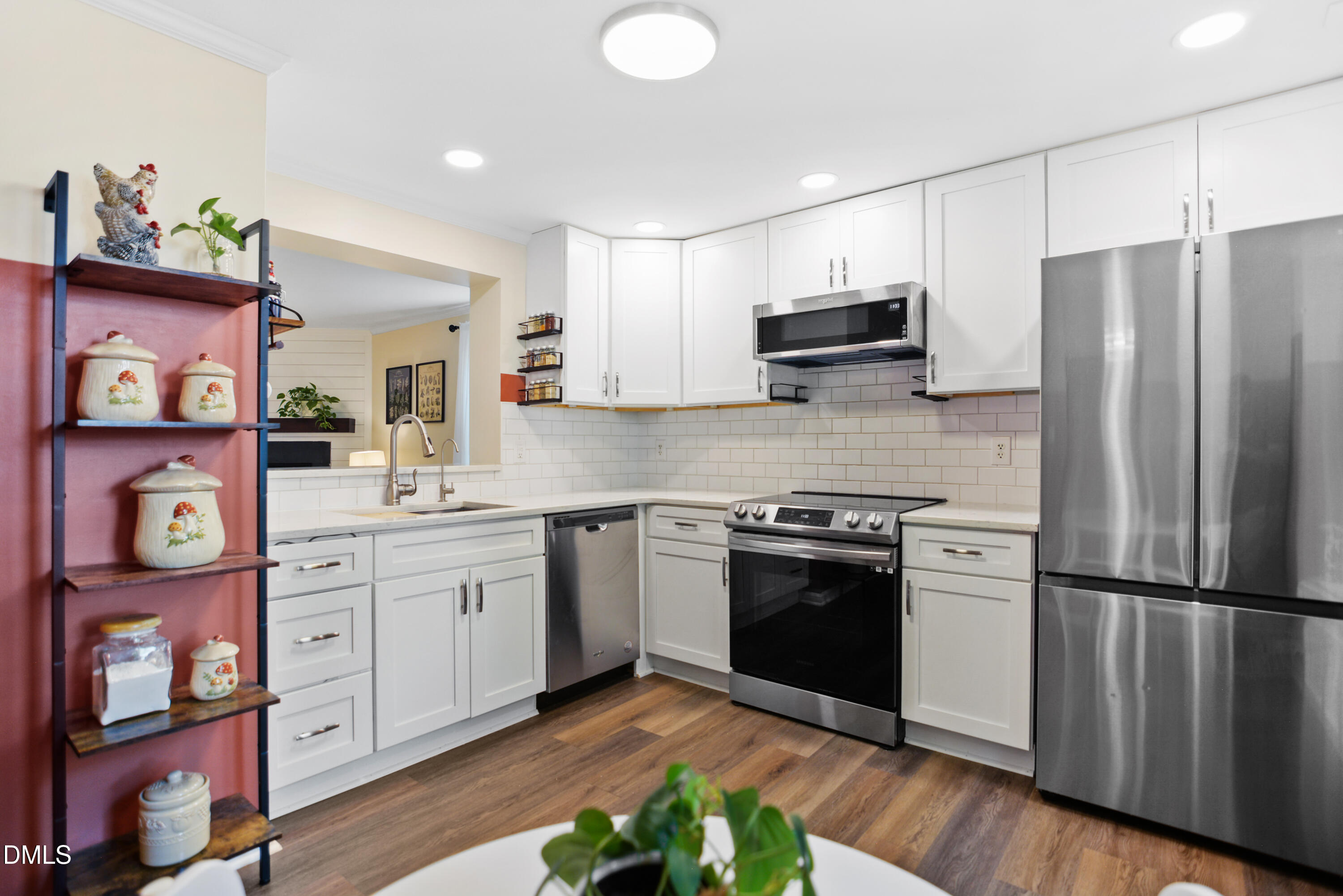 7310 Summerland Drive Raleigh, NC 27612 - Photo 7 of 30 07