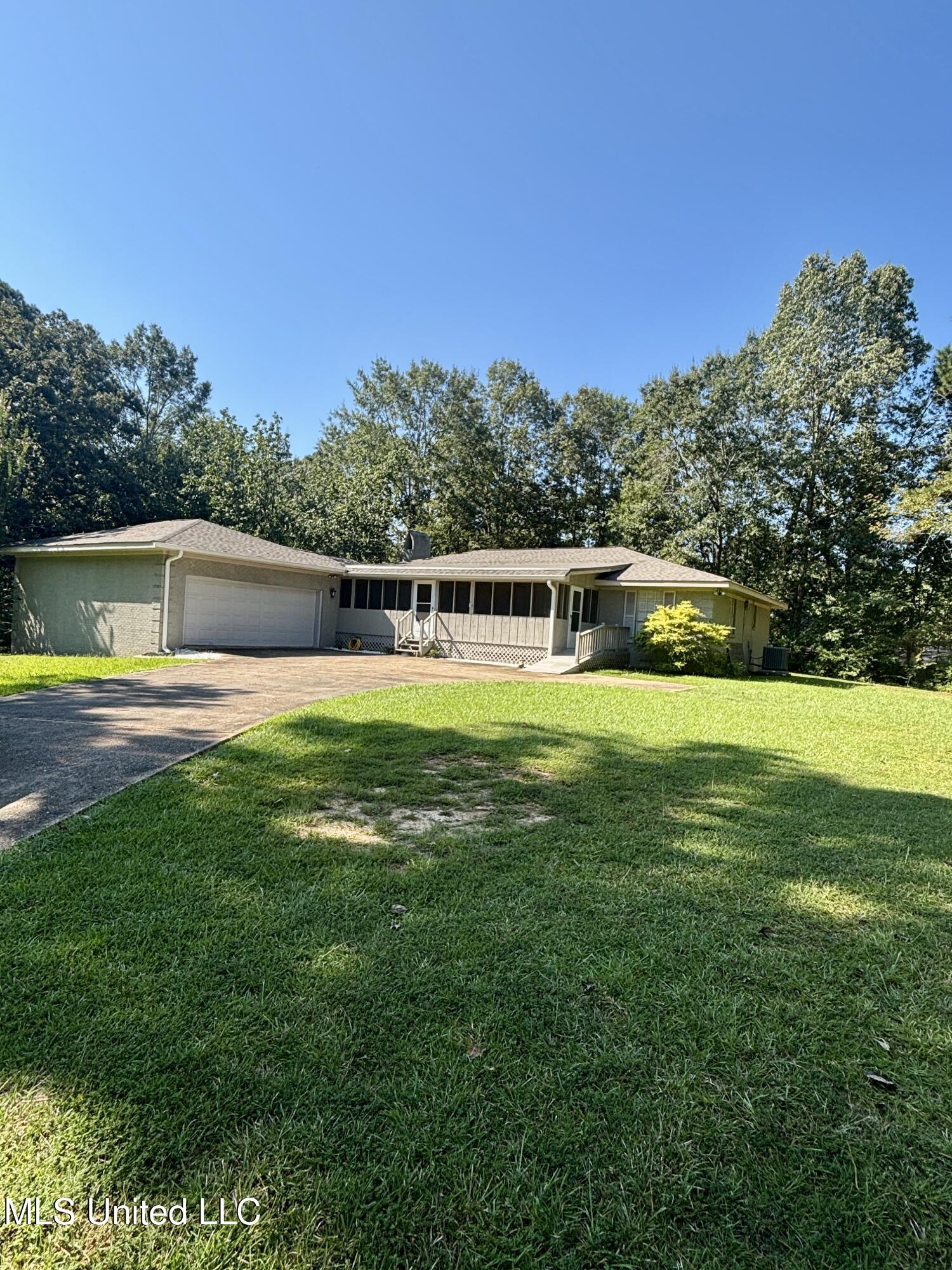 118 Pine Ridge Road Florence, MS 39073 - Photo 2 of 29 IMG_4834