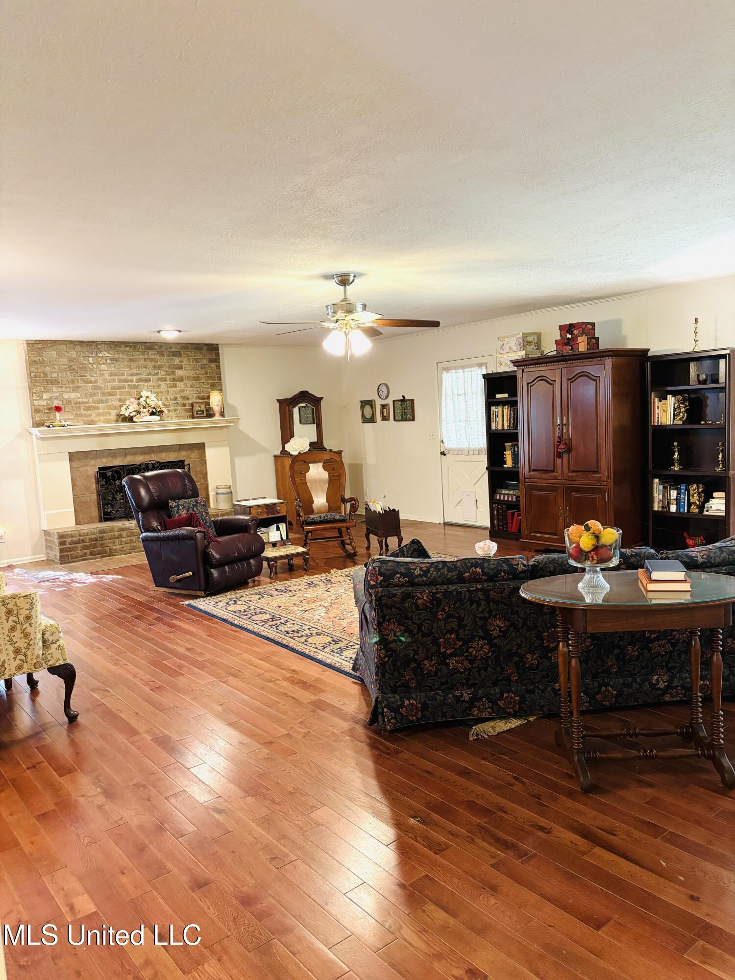 118 Pine Ridge Road Florence, MS 39073 - Photo 9 of 29 IMG_4807