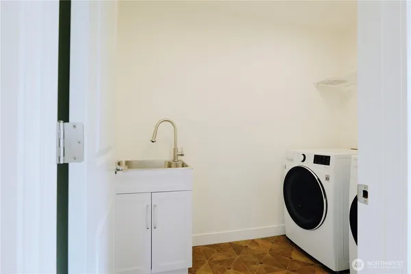 $1,248,000 | 12008 Northeast 162nd Place, Bothell, WA 98011