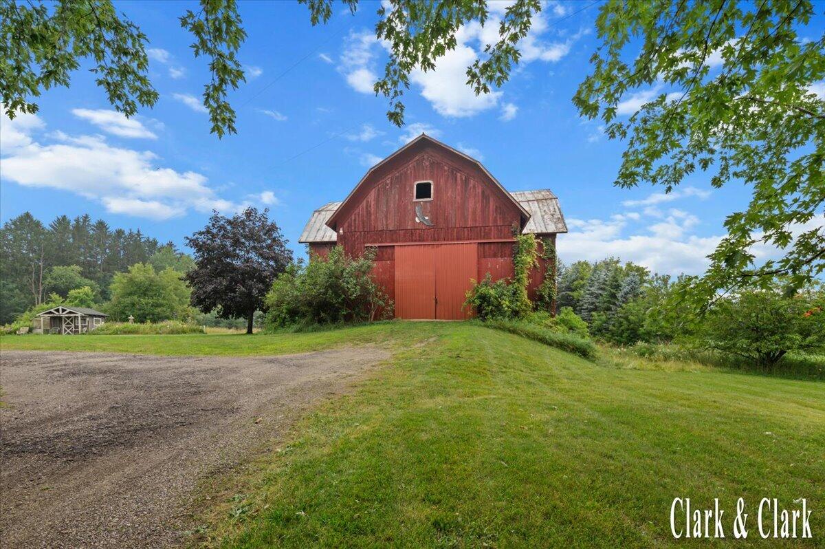 8727 North Amble Road Howard City, MI 49329 - Photo 21 of 37 42-Exterior 07a