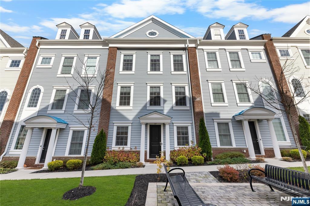 227 Bradley Drive Wood-Ridge, NJ 07075 - Photo 4 of 50