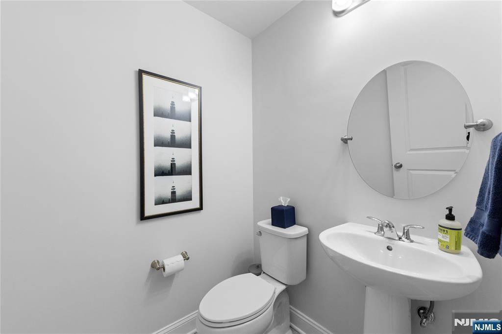 227 Bradley Drive Wood-Ridge, NJ 07075 - Photo 8 of 50