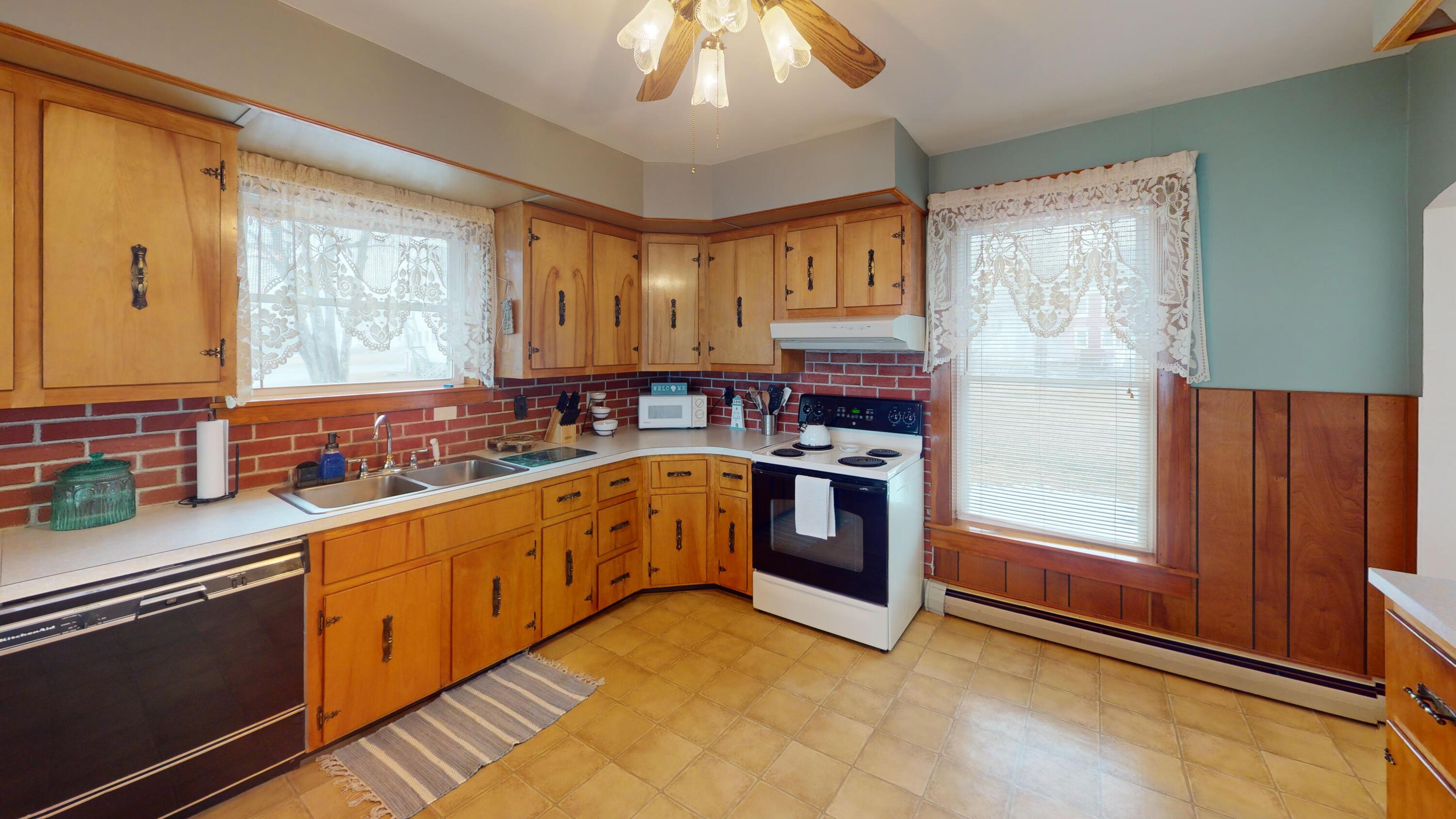 71 East Main Street Searsport, ME 04974 - Photo 20 of 54 Oceans-Edge-Kitchen 1