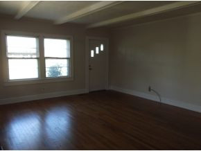222 Greenlee Road Johnson City, TN 37601 - Photo 3 of 12 Living Room