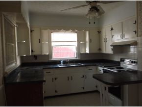 222 Greenlee Road Johnson City, TN 37601 - Photo 7 of 12 kitchen