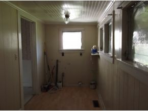 222 Greenlee Road Johnson City, TN 37601 - Photo 9 of 12 Laundy room