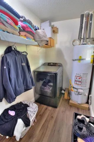 a view of walk in closet