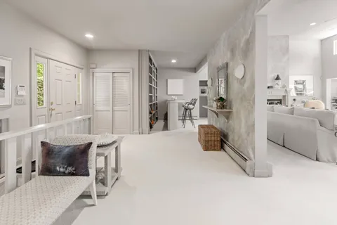 $2,495,000 | 4 Lakewood Lane, Quogue, NY 11959