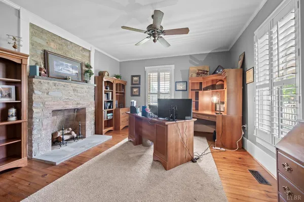 $1,050,000 | 14431 Wyatts Way, Huddleston, VA 24104