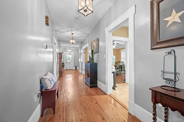 $1,050,000 | 14431 Wyatts Way, Huddleston, VA 24104