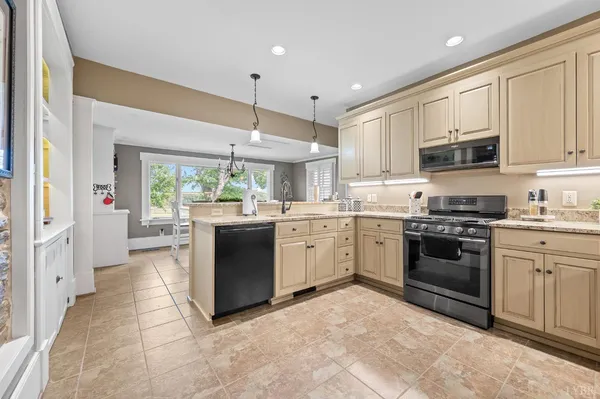 $1,050,000 | 14431 Wyatts Way, Huddleston, VA 24104