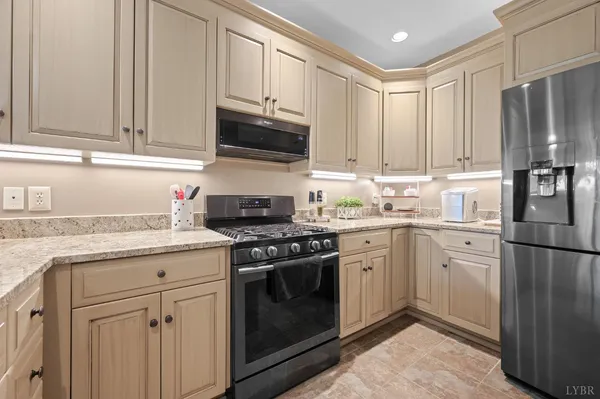 $1,050,000 | 14431 Wyatts Way, Huddleston, VA 24104