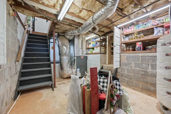 $1,050,000 | 14431 Wyatts Way, Huddleston, VA 24104