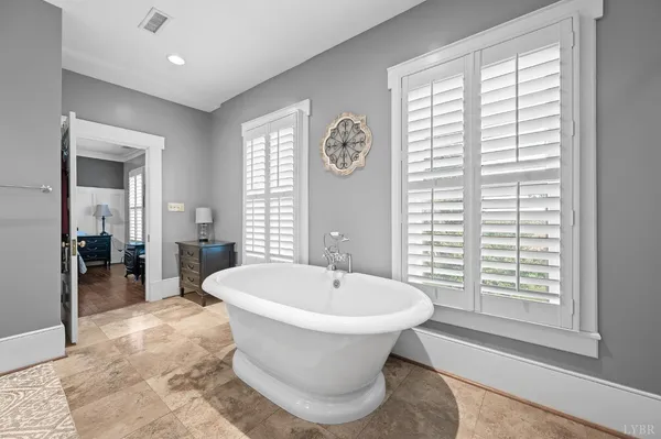 $1,050,000 | 14431 Wyatts Way, Huddleston, VA 24104