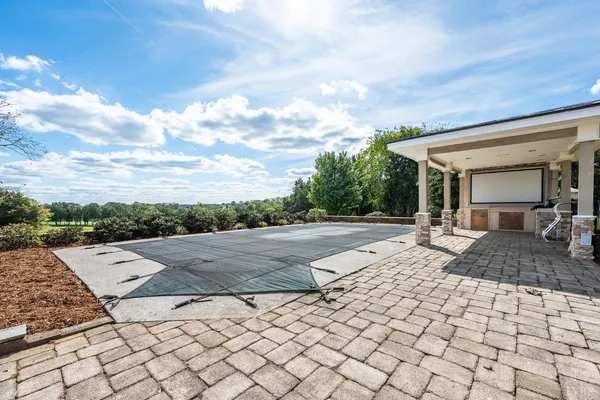 $1,050,000 | 14431 Wyatts Way, Huddleston, VA 24104