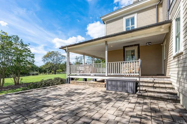 $1,050,000 | 14431 Wyatts Way, Huddleston, VA 24104