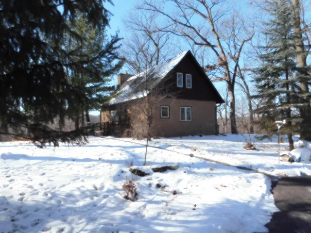 $299,900 | E2392 South Dutch Hollow Road, La Valle, WI 53941
