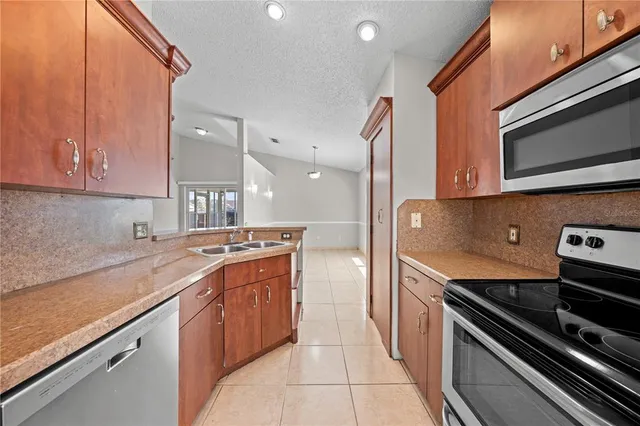 $369,900 | 8332 Southern Forest Drive, Orlando, FL 32829