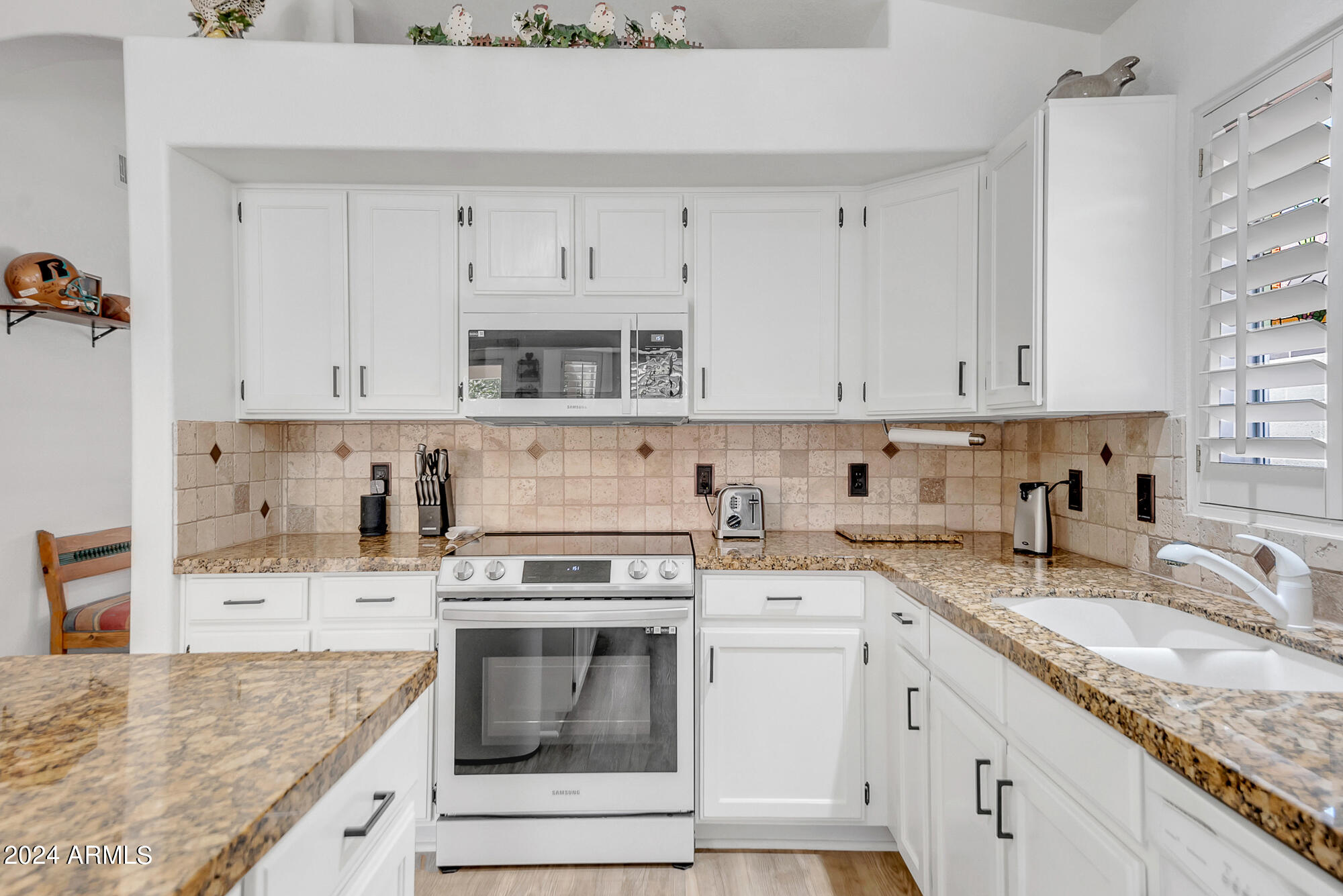 7673 West Calavar Road Peoria, AZ 85381 - Photo 8 of 30 DSC_4665