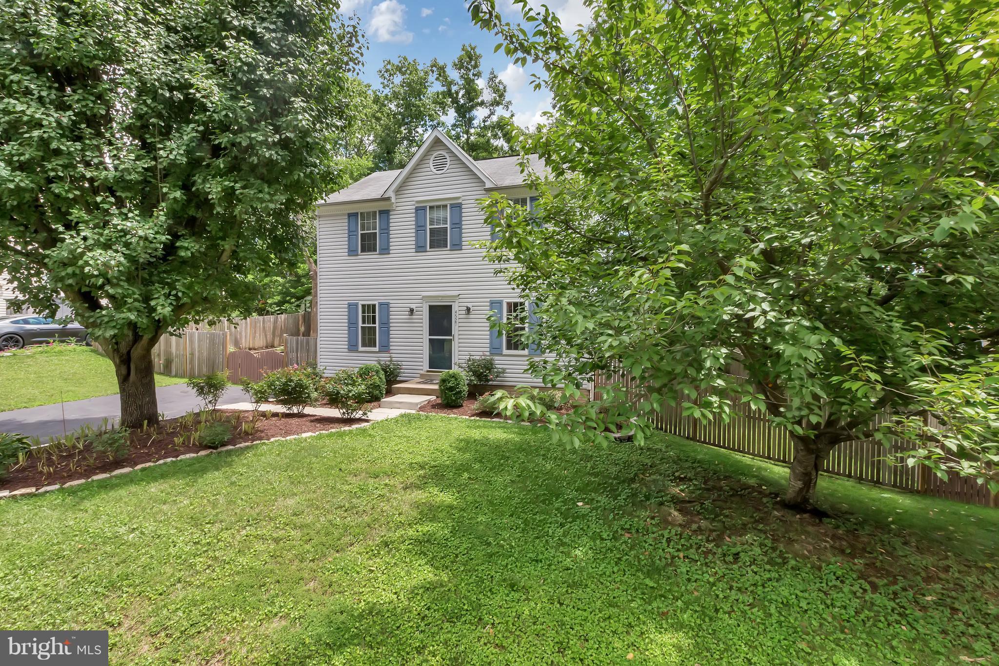 4527 Samuels Pine Road Chantilly, VA 20151 - Photo 1 of 27 Exterior (Front)