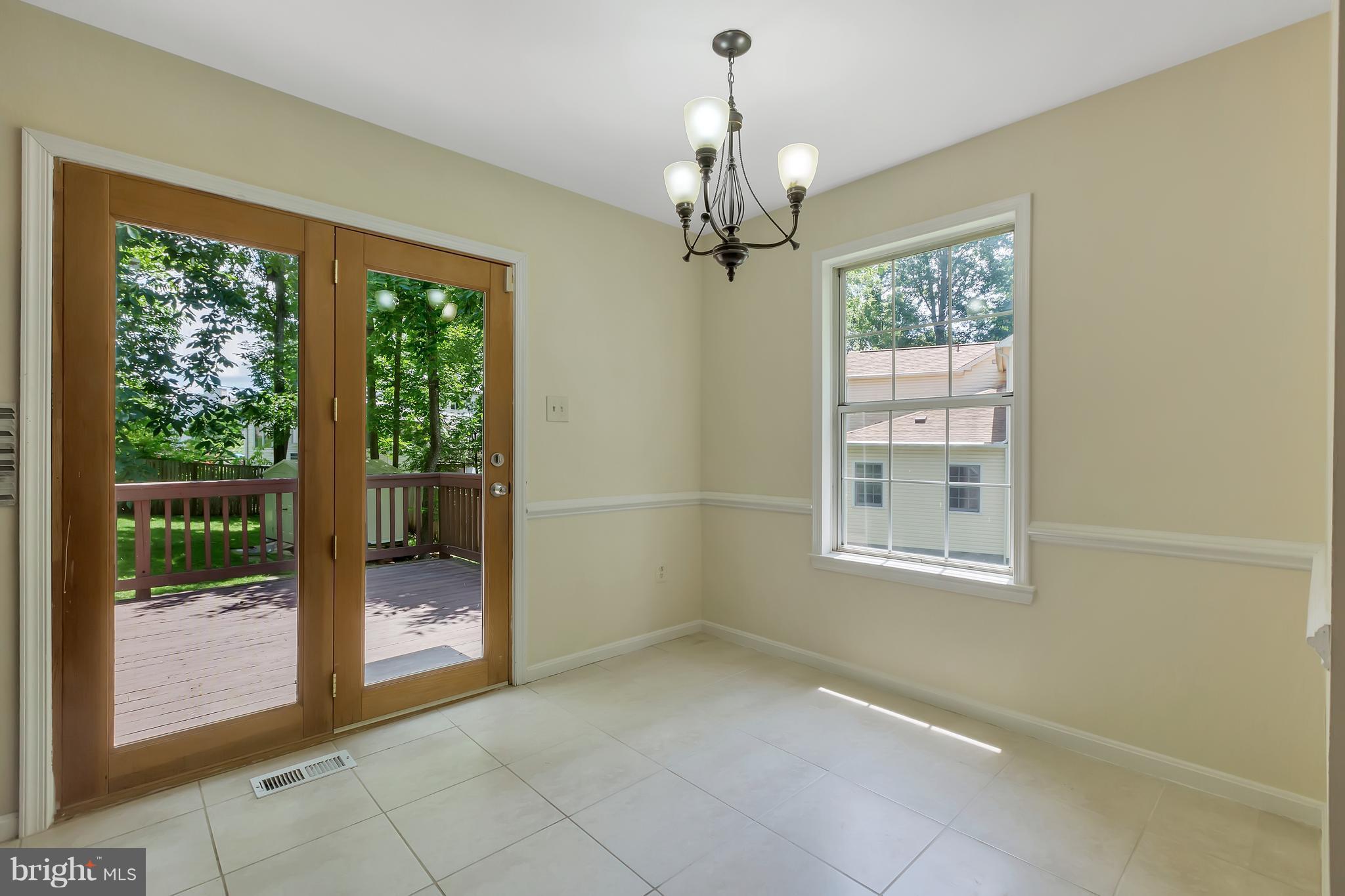 4527 Samuels Pine Road Chantilly, VA 20151 - Photo 5 of 27 Dining Area leads to deck