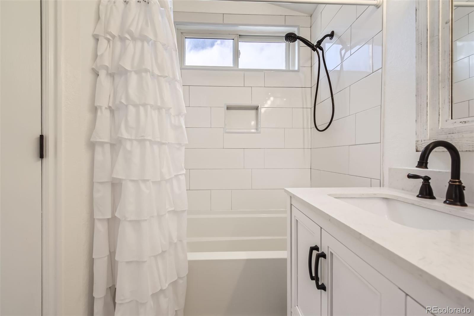 9879 Sydney Lane Highlands Ranch, CO 80130 - Photo 15 of 25 Gallery Image 15
