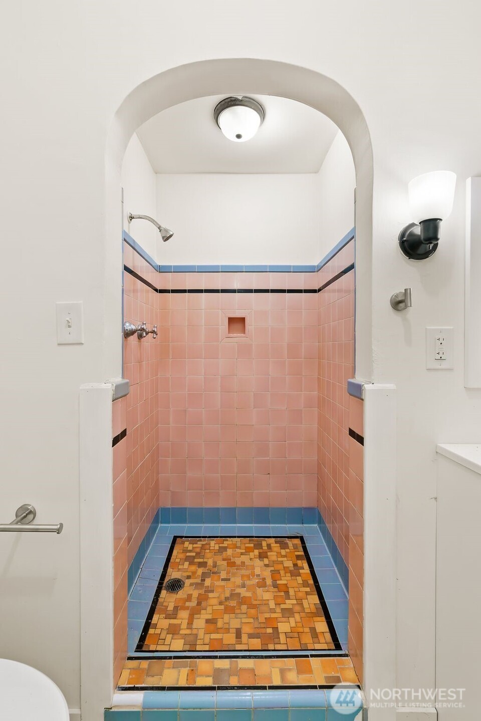 2214 Summitview Avenue Yakima, WA 98902 - Photo 18 of 30 a bathroom with a sink and a shower