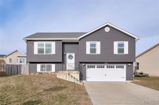 $294,900 | 345 Touchdown Drive, Foristell, MO 63348