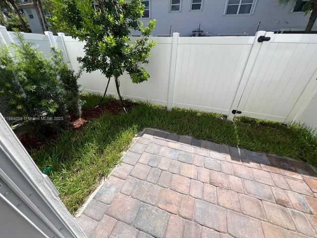 $3,950 | 109 Southwest 170th Avenue, Pembroke Pines, FL 33027
