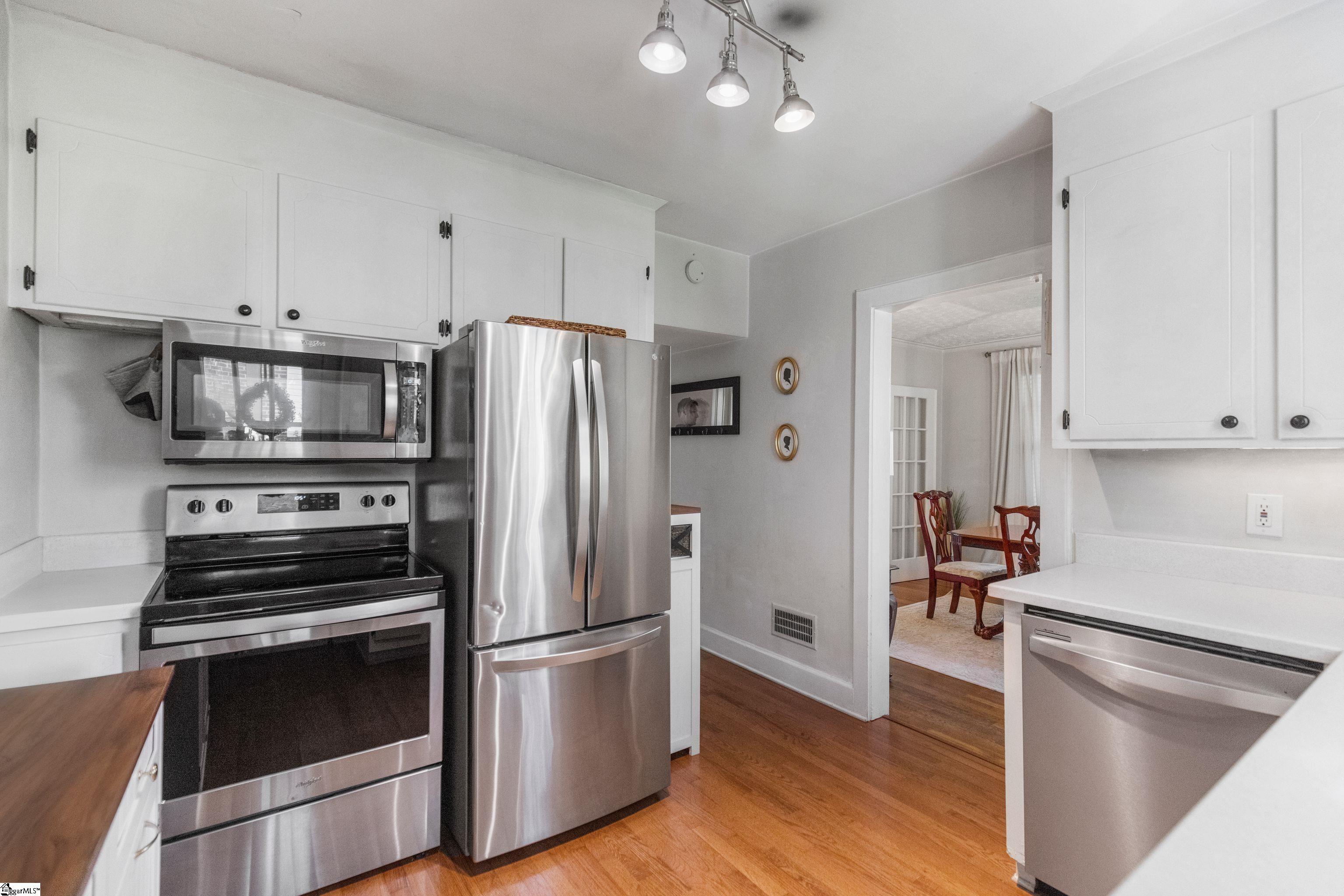 105 East Faris Road Greenville, SC 29605 - Photo 12 of 31 Gallery Image 12
